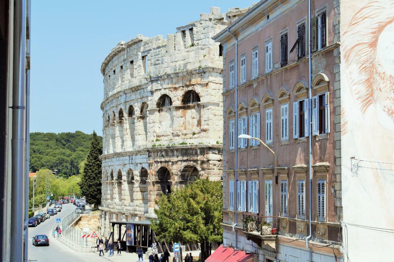 Amphitheatre Apartments Pula Exterior photo